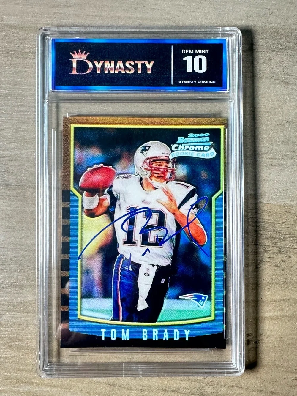 Tom Brady Signed Rookie Gem Mint 10 2000 Bowman Chrome Novelty Card.